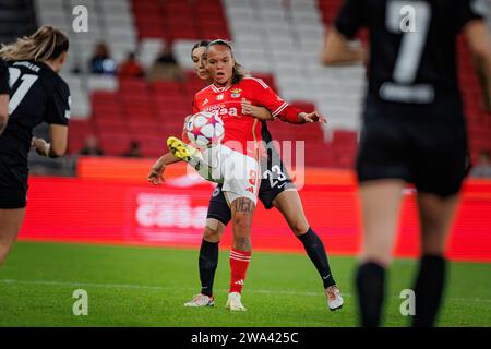 Nycole Raysla, Sara Doorsoun durante la partita di UEFA Women Champions League 23/24 tra SL Benfica e Eintracht Frankfurt all'Estadio da Luz di Lisbona, Portu Foto Stock