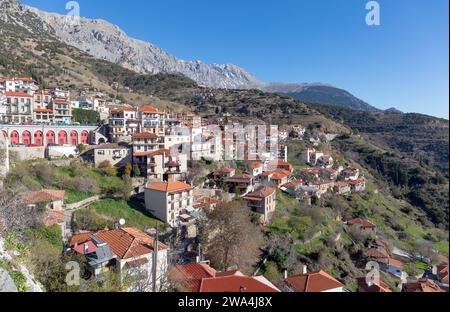 La città turistica di Arachova, Beozia, Grecia Foto Stock