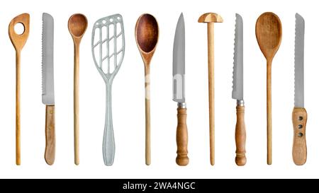 Vari cucchiai da cucina vintage e coltelli isolati su sfondo bianco Foto Stock