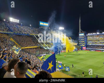 Buenos Aires, 9 aprile 2023. Tifosi del Boca Juniors durante la partita tra Boca Juniors e Colon. Foto Stock