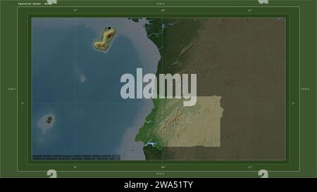 La Guinea Equatoriale è evidenziata su una mappa di elevazione color pallido con mappa di laghi e fiumi con la capitale del paese, griglia cartografica, distanza Foto Stock
