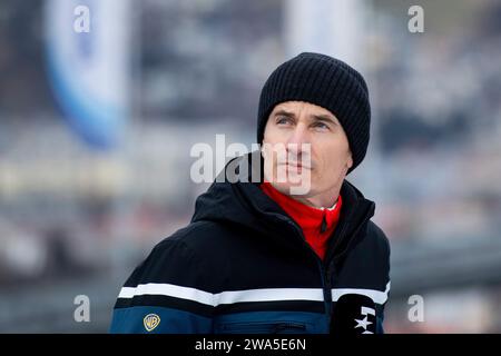 Martin Schmitt (Deutschland, Ex Skispringer, Eurosport TV Experte), AUT, Bergiselspringen, 72) Vierschanzentournee, FIS Viessmsann Skisprung Weltcup Innsbruck, Qualifikation, 02.01.2024 foto: Eibner-Pressefoto/Michael Memmler Foto Stock