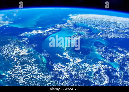 Osservazioni del pianeta Terra dallo spazio. Miglioramento digitale di un'immagine da parte della NASA. Foto Stock