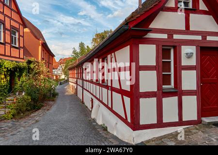 Storica casa in legno 'Fischgrubenhaus' nel centro storico di Schwabach, Germania Foto Stock