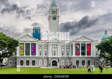 SINGAPORE - 22 NOVEMBRE 2023: L'Asian Civilisations Museum si trova vicino al lungomare nel centro di Singapore Foto Stock