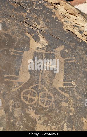 Arte rupestre unica presso il monte Umm Sinman, patrimonio dell'umanità dell'UNESCO, a Jubbah in Arabia Saudita Foto Stock