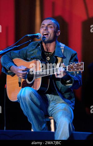 Milano Italia 2004-05-30 : Alex Britti, cantante italiano, durante il Cornetto Algida Free Music Festival Foto Stock