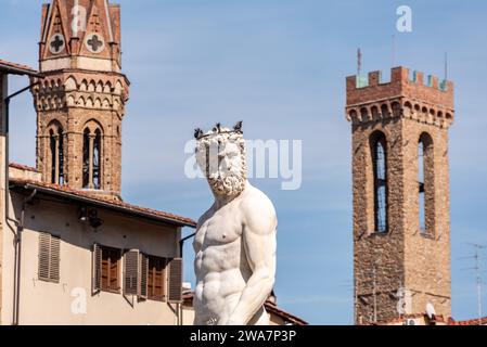 Statua della famosa fontana di Nettuno in Piazza della Signoria a Firenze, Italia Foto Stock