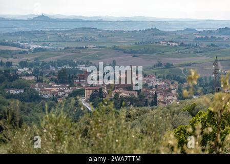 Vista sul villaggio toscano di Vinci, visto dalla casa natale di Leonardo da Vinci, Italia Foto Stock