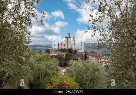 La chiesa di Santa Croce a Vinci, in Toscana, chiesa battesimale del genio Leonardo da Vinci Foto Stock