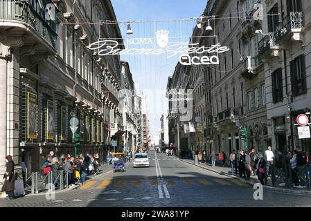 Roma, Italia. 2 gennaio 2024. Una foto di via del corso, Roma, Italia, 2 gennaio 2024. (Foto di Elisa Gestri/Sipa USA). Credito: SIPA USA/Alamy Live News Foto Stock