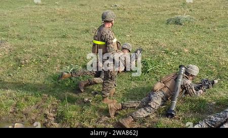 Forze militari STATUNITENSI. , Spagna (3 febbraio 2017) Marines with Second Platoon, Fleet Anti-Terrorism Security Team Company conducono un attacco simulato supportato dalla squadra alla Sierra del Retin “i” il 2 febbraio 2017. Secondo plotone, FASTEUR è pronto a condurre operazioni di spedizione antiterrorismo e di sicurezza in tutta Europa e in Africa al fine di proteggere beni navali e nazionali vitali. La US 6th Fleet, con sede a Napoli, Italia, conduce l'intero spettro delle operazioni congiunte e navali, spesso in concerto con partner alleati, congiunti e interagenzie, al fine di far avanzare l'intere nazionale degli Stati Uniti Foto Stock