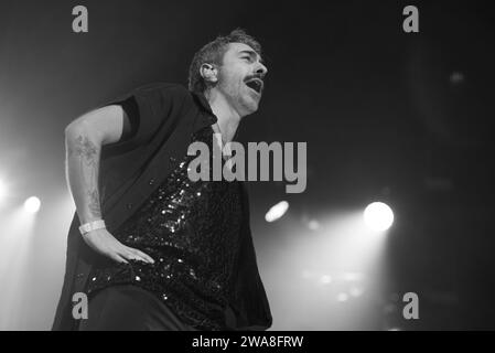 Il cantante Rayden si esibisce durante il concerto al WiZink Center di Madrid. 2 dicembre 2023 Spagna featuring: Rayden Where: Madrid, Spain When: 02 Dic 2023 Credit: Oscar Gonzalez/WENN Foto Stock