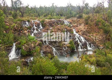 Cascate di Mackenzie viste dal Bluff Lookout nel Grampians National Park, Victoria, Australia. Foto Stock