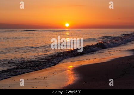 Alba sul Mar Baltico. Sztutowo, Polonia, Europa Foto Stock