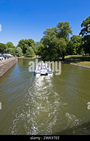 Barca turistica su un canale a Goteborg, Västra Götalands län, Svezia, Europa Foto Stock