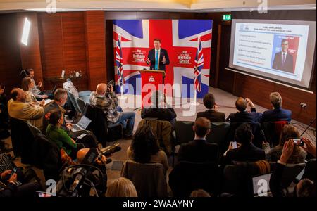 Londra, Regno Unito. 3 gennaio 2024. Il leader del Partito Riformista, Richard Tice, delinea alcune delle linee strategiche chiave per il Partito che si dirige verso le elezioni generali. Crediti: Mark Thomas/Alamy Live News Foto Stock