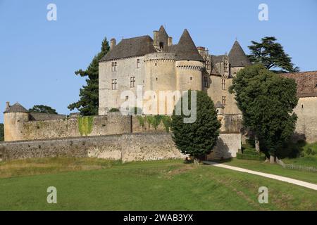 Il castello fortificato di Fénelon nel Périgord Noir. Architettura, storia, natura, ambiente e turismo. Sainte-Mondane, Dordogne, Périgord, Francia, Foto Stock