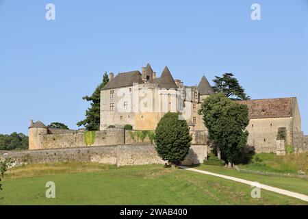 Il castello fortificato di Fénelon nel Périgord Noir. Architettura, storia, natura, ambiente e turismo. Sainte-Mondane, Dordogne, Périgord, Francia, Foto Stock