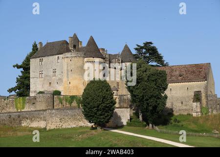 Il castello fortificato di Fénelon nel Périgord Noir. Architettura, storia, natura, ambiente e turismo. Sainte-Mondane, Dordogne, Périgord, Francia, Foto Stock