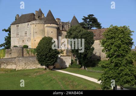 Il castello fortificato di Fénelon nel Périgord Noir. Architettura, storia, natura, ambiente e turismo. Sainte-Mondane, Dordogne, Périgord, Francia, Foto Stock