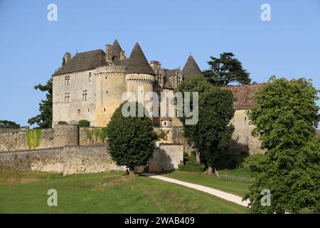 Il castello fortificato di Fénelon nel Périgord Noir. Architettura, storia, natura, ambiente e turismo. Sainte-Mondane, Dordogne, Périgord, Francia, Foto Stock