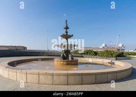 La fontana di Coalbrookdale presso Princess Royal Square sul lungomare di Weston-super-Mare, North Somerset, Inghilterra. Foto Stock