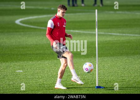 Koeln, Deutschland. 3 gennaio 2024. Eric Martel (1.FC Koeln, 6) 1. FC K?ln, formazione 03.01.2024 credito: dpa/Alamy Live News Foto Stock