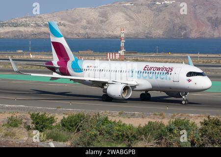 Scopri l'Airbus A320 di linea Airlines Foto Stock