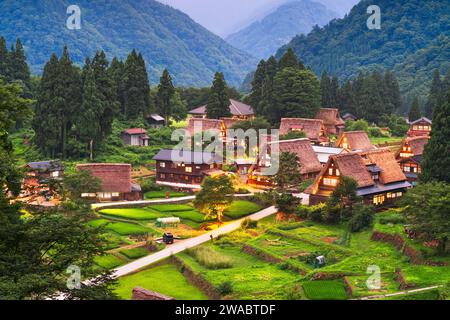 Ainokura, Toyama, Giappone nella remota regione di Gokayama al tramonto. Foto Stock