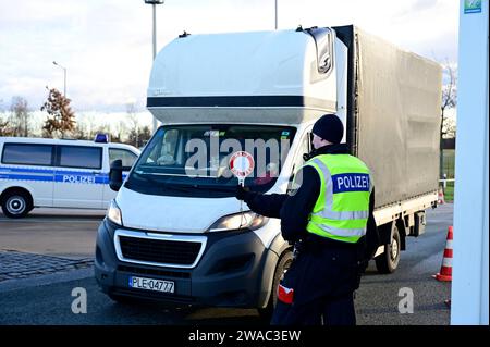 Neujahrsbesuch - Innenminister Armin Schuster informiert sich an der Grenze über die Kontrollen, Bundespolizeiinspektion Ludwigsdorf, an der Autobahn Foto Stock