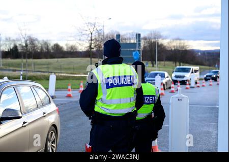 Neujahrsbesuch - Innenminister Armin Schuster informiert sich an der Grenze über die Kontrollen, Bundespolizeiinspektion Ludwigsdorf, an der Autobahn Foto Stock