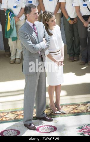 Madrid, Stati Uniti d'America. 21 luglio 2014. MADRID, SPAGNA - 21 LUGLIO: Re Felipe vi di Spagna e la regina Letizia di Spagna partecipano a un ricevimento ai membri della spedizione "Ruta Quetzal BBVA 2014" al Palazzo El Pardo sul Palazzo El Pardo il 21 luglio 2014 a Madrid, Spagna. Gente: Re Felipe vi di Spagna, regina Letizia di Spagna Credit: Storms Media Group/Alamy Live News Foto Stock