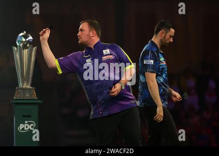 Alexandra Palace, Londra, Regno Unito. 3 gennaio 2024. 2023/24 PDC Paddy Power World Darts Championships Day 16, finale; Luke Littler in azione durante il suo match contro Luke Humphries Credit: Action Plus Sports/Alamy Live News Foto Stock