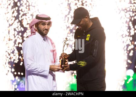 Jeddah, Arabia Saudita. 22 dicembre 2023. King Abdullah Sports City Jeddah, Arabia Saudita - 22 dicembre: il principe Abd al-Aziz bin Turki al Faisal presenta il FIFA Fair Play Award a un rappresentante di al Ittihad durante la finale della Coppa del mondo per club FIFA tra Manchester City e Fluminense al King Abdullah Sports City il 22 dicembre 2023 a Jeddah, Arabia Saudita. (Foto di Sport Press Photo) (Marcio Machado/Eurasia Sport Images/SPP) credito: SPP Sport Press Photo. /Alamy Live News Foto Stock