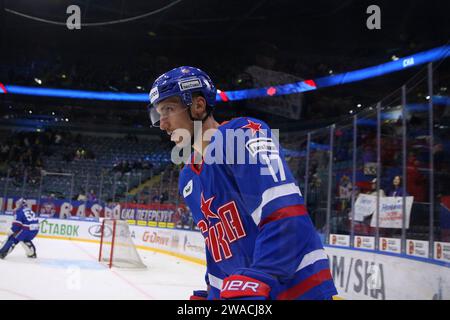 San Pietroburgo, Russia. 3 gennaio 2024. Borna Rendulic (17), giocatrice DELLO SKA Hockey Club, vista in azione durante la Kontinental Hockey League, stagione regolare KHL 2023 - 2024 tra lo SKA San Pietroburgo e la regione di Vityaz Mosca al Ice Sports Palace. Punteggio finale; SKA San Pietroburgo 6:1 regione Vityaz Mosca. (Foto di Maksim Konstantinov/SOPA Images/Sipa USA) credito: SIPA USA/Alamy Live News Foto Stock