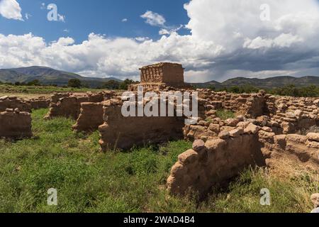 USA, New Mexico, Espanola, Puye Cliffs, Puye Cliff Dwellings nelle giornate di sole Foto Stock