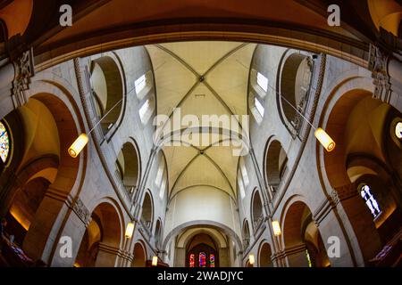 Grossmunster o chiesa di Grossmünster all'interno della città vecchia di Zurigo, Svizzera Foto Stock