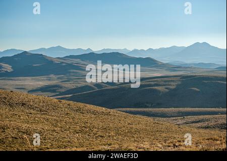 Paesaggio montano appena prima del tramonto da Bodie, nella contea di Mono, California Foto Stock