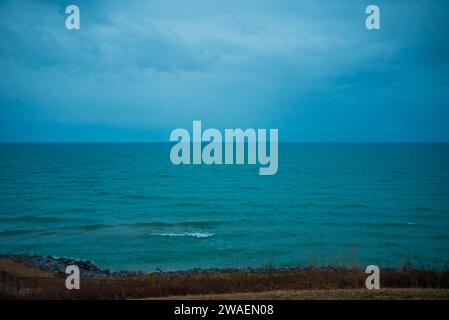 Le calme acque oceaniche con le onde dolci Foto Stock