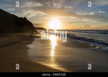 Vista del tramonto sulla spiaggia la Pared di Fuerteventura Foto Stock