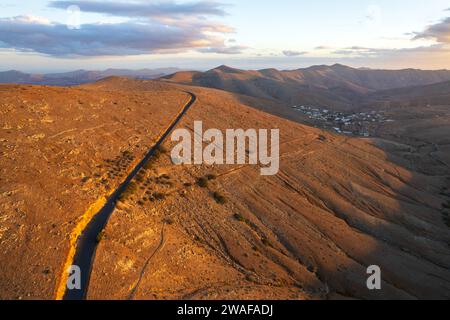 Vista aerea delle montagne di Fuerteventura in Spagna Foto Stock