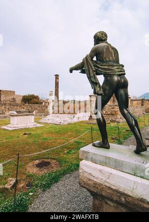 Le antiche rovine del tempio di Apollon a Pompei Foto Stock