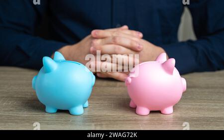 Raggiungere l'armonia finanziaria nella famiglia. Bilancio comune o separato dei partner. Consigli e suggerimenti. Parere di esperti. Banca per il budget familiare. Divi Foto Stock