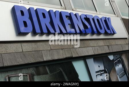 Die Filiale von Birkenstock an den großen Bleichen 68. Altstadt Hamburg *** il negozio Birkenstock a grosse Bleichen 68 Altstadt Hamburg Foto Stock