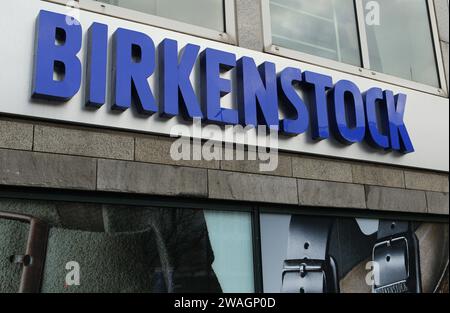 Die Filiale von Birkenstock an den großen Bleichen 68. Altstadt Hamburg *** il negozio Birkenstock a grosse Bleichen 68 Altstadt Hamburg Foto Stock