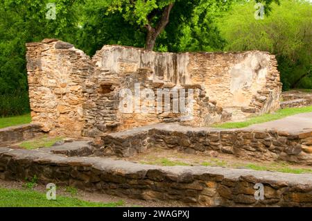 Rovine di parete a Mission Espada, San Antonio Missions National Historical Park, Texas Foto Stock