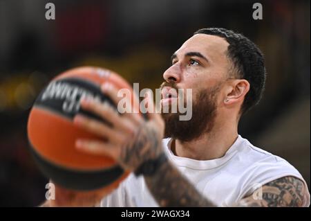 Pireo, Grecia. 4 gennaio 2024. 55 Mike James di AS Monaco durante l'Eurolega, Round 19, partita tra Olympiacos Pireo e AS Monaco al Peace & Friendship Stadium il 4 gennaio 2024, al Pireo, Grecia credito: Independent Photo Agency/Alamy Live News Foto Stock