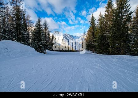 Piste da sci nella stazione sciistica di Valmalenco Foto Stock