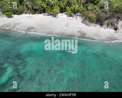 Immortalando lo splendore della costa: Splendide foto di Playa Quesera, la tranquilla bellezza del mare della Costa Rica Foto Stock